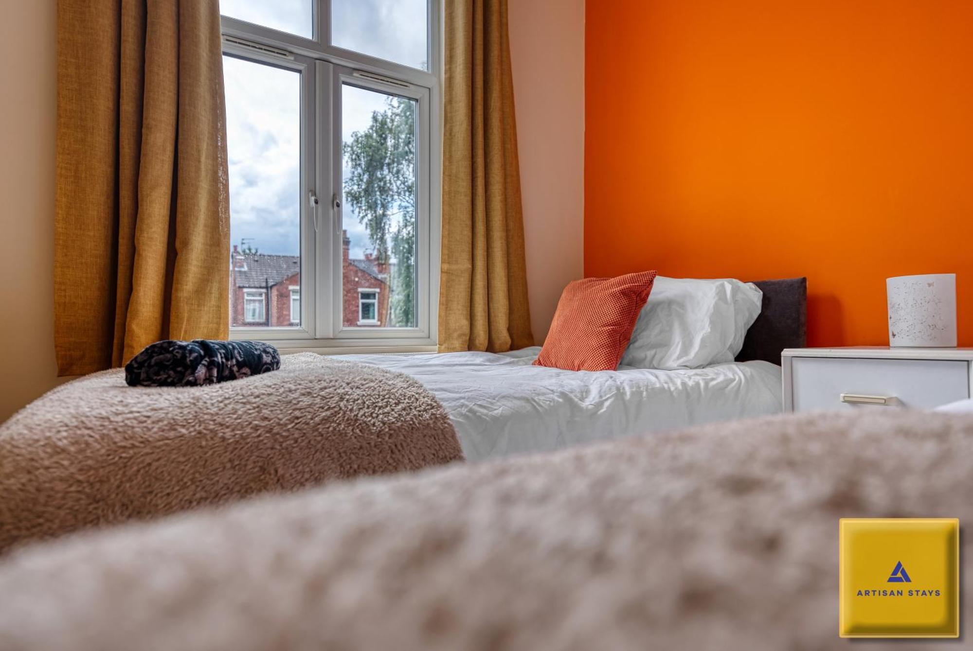 4 Bedroom, 6 Beds, 3 Bathrooms, Near Nec & Birmingham Airport, Business, Contractor And Family Friendly, Free Wi-Fi, Free Parking Coventry Esterno foto