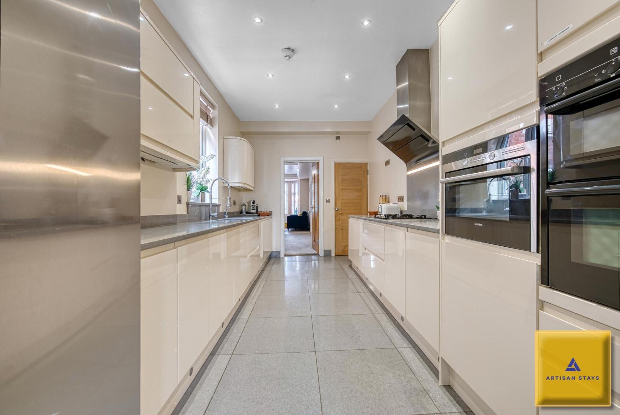 4 Bedroom, 6 Beds, 3 Bathrooms, Near Nec & Birmingham Airport, Business, Contractor And Family Friendly, Free Wi-Fi, Free Parking Coventry Esterno foto